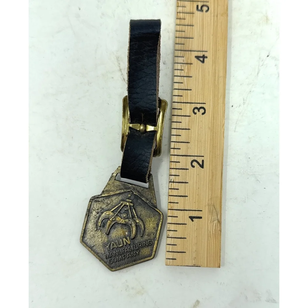 YAUN Manufacturing Company Grapple Bucket‎ Two Sided Watch Fob